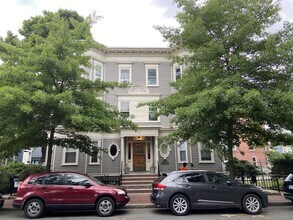 217 Harvard St, Unit 1L in Cambridge, MA - Building Photo - Building Photo