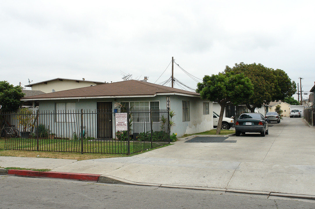 1946 Wallace Ave in Costa Mesa, CA - Foto de edificio