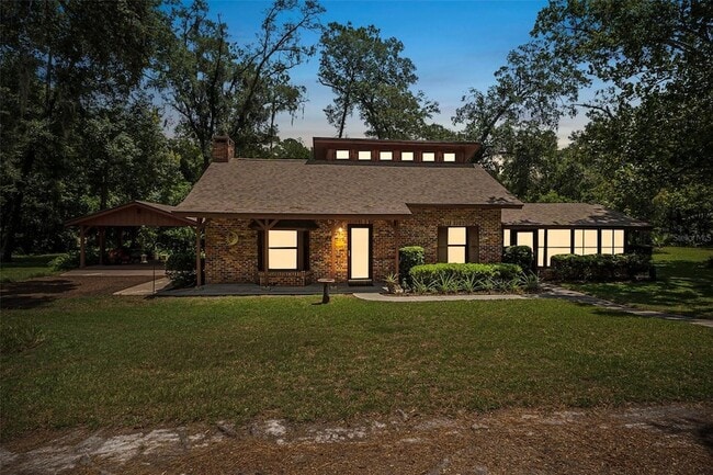 property at 1517 Manor Way