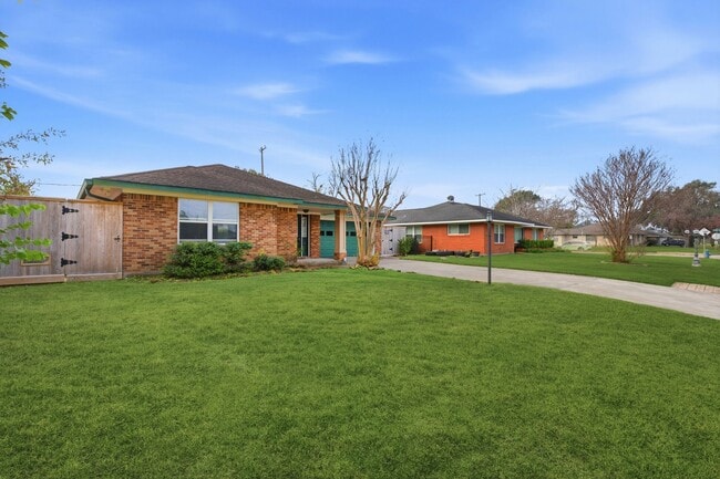 1618 Willowby Dr in Houston, TX - Building Photo - Building Photo