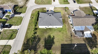 4020 SW 7th Pl in Cape Coral, FL - Building Photo - Building Photo