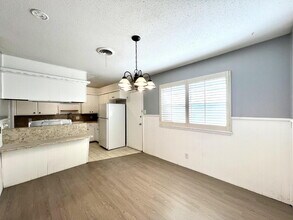 6903 Hartford Ave in Lubbock, TX - Building Photo - Building Photo