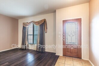 838 Maltese Garden in San Antonio, TX - Building Photo - Building Photo