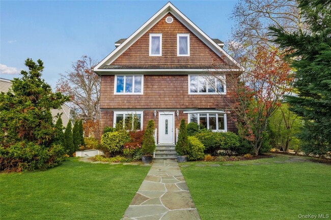 property at 2 Goldwin St