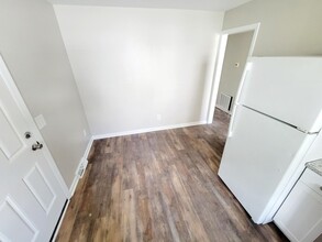 1041 Elwood St in Burlington, NC - Building Photo - Building Photo