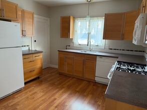 235 Beach St, Unit 1 in Quincy, MA - Building Photo - Building Photo