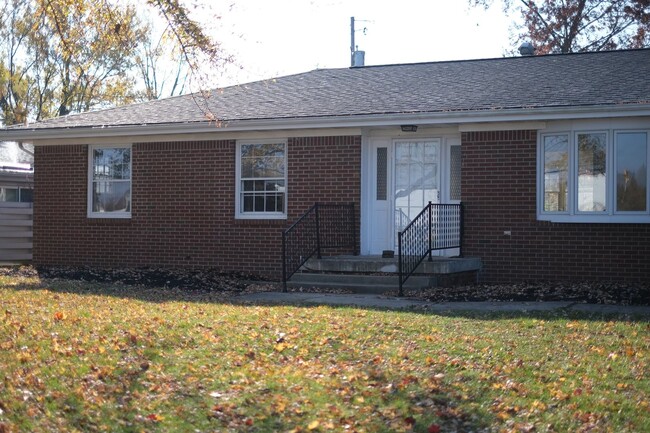 619 Cumberland Ave in West Lafayette, IN - Foto de edificio - Building Photo