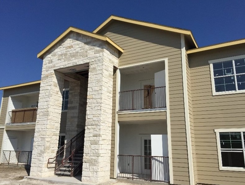 Bailey Square in Cuero, TX - Foto de edificio