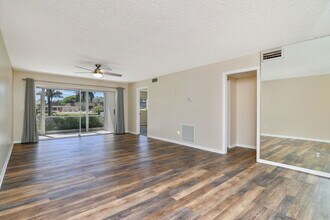 1020 Palm View Dr in Naples, FL - Building Photo - Building Photo