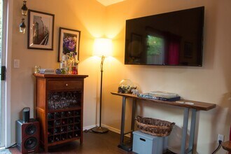 3306 Northeast Holman Street in Portland, OR - Building Photo - Building Photo