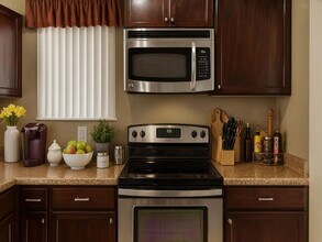 2410 SW 87th Terrace in Miramar, FL - Building Photo - Building Photo