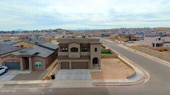 122 Esther Trl in Sunland Park, NM - Building Photo