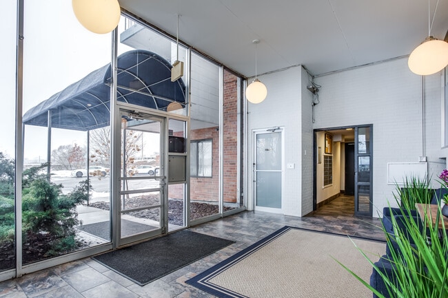 Studios at 7 Corners