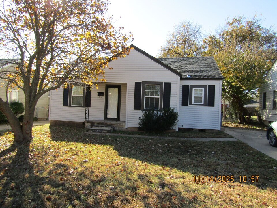 1206 NW Oak Ave in Lawton, OK - Building Photo