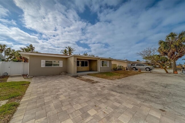 460 82nd Ave in St Pete Beach, FL - Building Photo - Building Photo