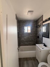 760 1/2 S Hillview Ave, Unit 760 1/2 in East Los Angeles, CA - Building Photo - Building Photo