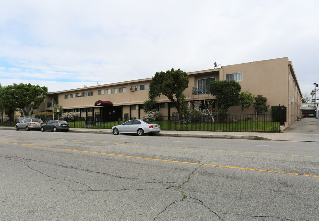 Fulton Riviera in North Hollywood, CA - Foto de edificio