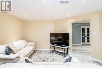 5 Hallen Dr in Penetanguishene, ON - Building Photo - Building Photo