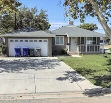 38657 Ladelle Ave in Palmdale, CA - Building Photo
