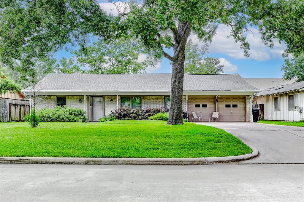 2015 Mapleton Dr in Houston, TX - Building Photo