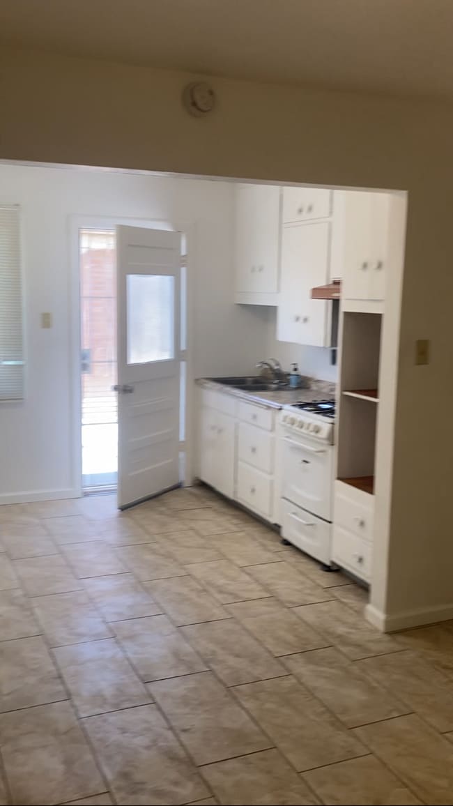 636 San Pablo St SE, Unit A