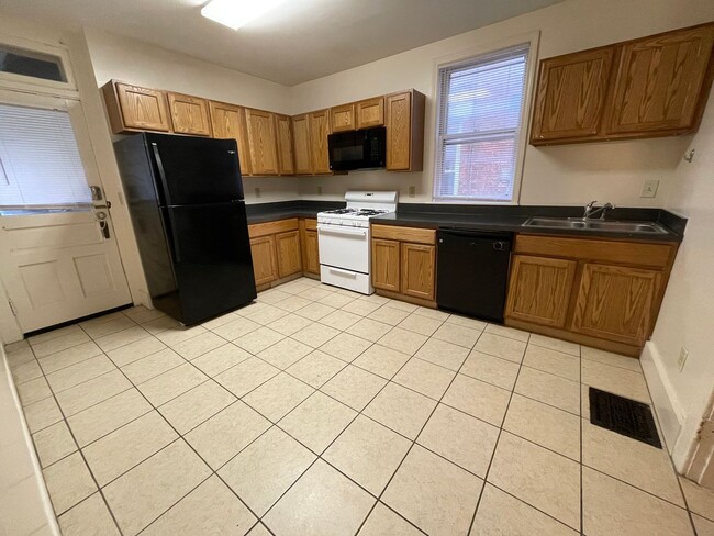 38-40-40 E 18th Ave in Columbus, OH - Building Photo - Building Photo