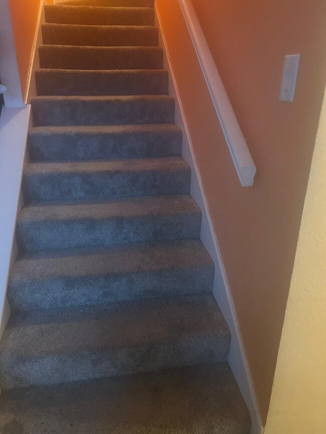 property at 916 Country Club Ln