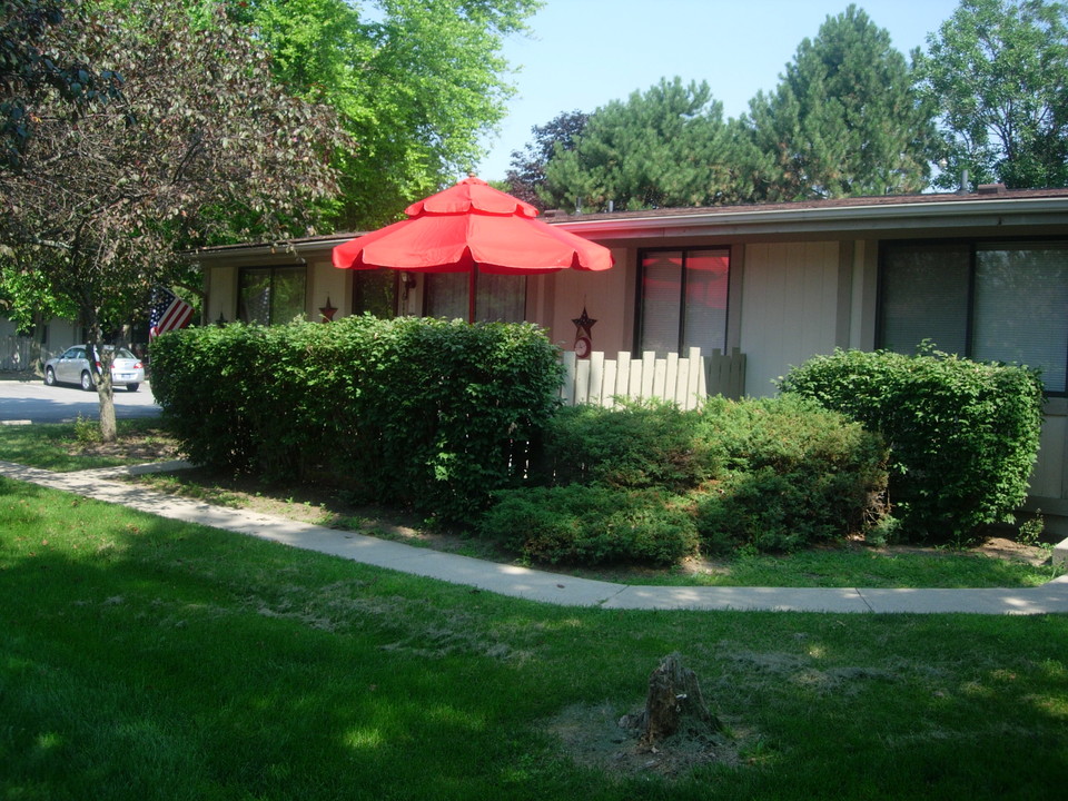 Rose Stone Apartments in Richmond, IN - Building Photo