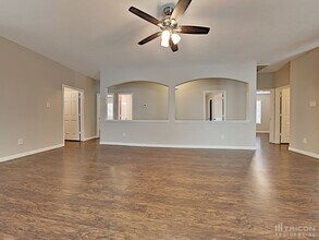 2439 High Island Way in Houston, TX - Building Photo - Building Photo