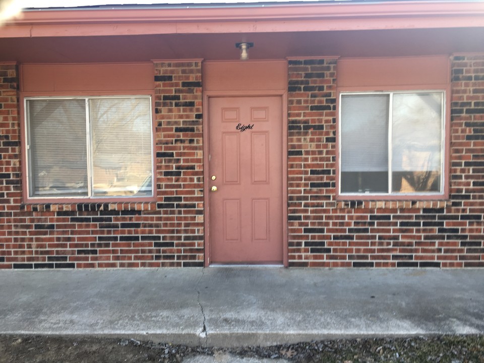 801 S Main St, Unit 4 in Warrensburg, MO - Building Photo