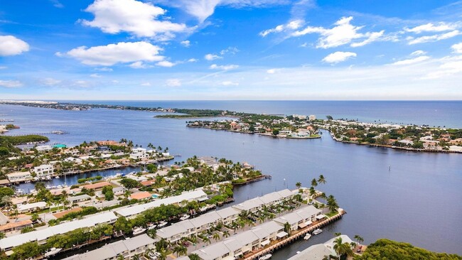 717 NE 12th Terrace, Unit 517-C in Boynton Beach, FL - Building Photo - Building Photo