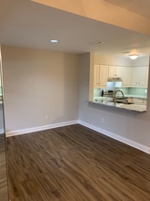 2000 Greenway Ave in Charlotte, NC - Building Photo - Building Photo