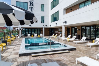 Martin on Main in Louisville, KY - Foto de edificio - Building Photo