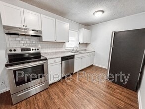 849 N 80 Terrace in Kansas City, KS - Building Photo - Building Photo