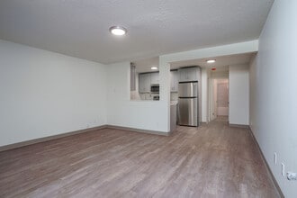 Talisman Apartments in Tacoma, WA - Building Photo - Building Photo