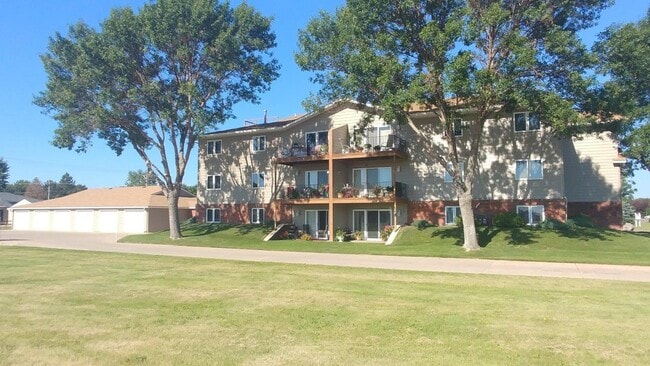 Regency Apartments in Huron, SD - Foto de edificio - Building Photo