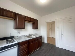 2 Noll Pl in Newark, NJ - Building Photo - Building Photo