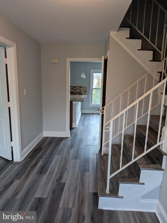 1516 Coat Ridge Rd in Herndon, VA - Building Photo - Building Photo