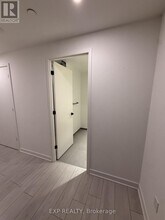 55 Charles St E in Toronto, ON - Building Photo - Building Photo