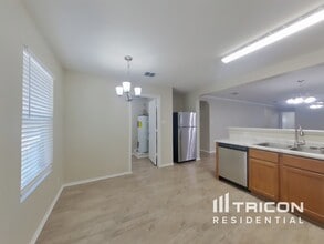 8027 Abbotts Pointe in San Antonio, TX - Building Photo - Building Photo