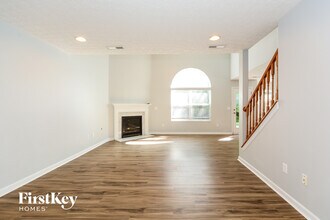 6063 Marsh Cir in Loveland, OH - Foto de edificio - Building Photo