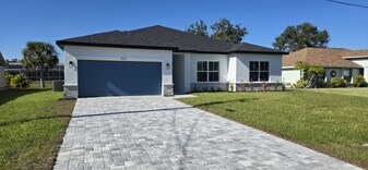 307 Mendoza St in Punta Gorda, FL - Building Photo