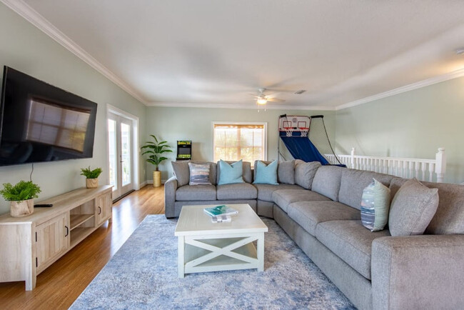 4569 Luke Ave