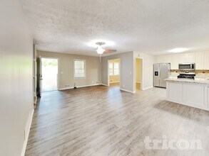 145 Victoria Station in Woodstock, GA - Foto de edificio - Building Photo