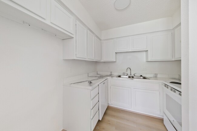 property at 700 Lyle W Ave