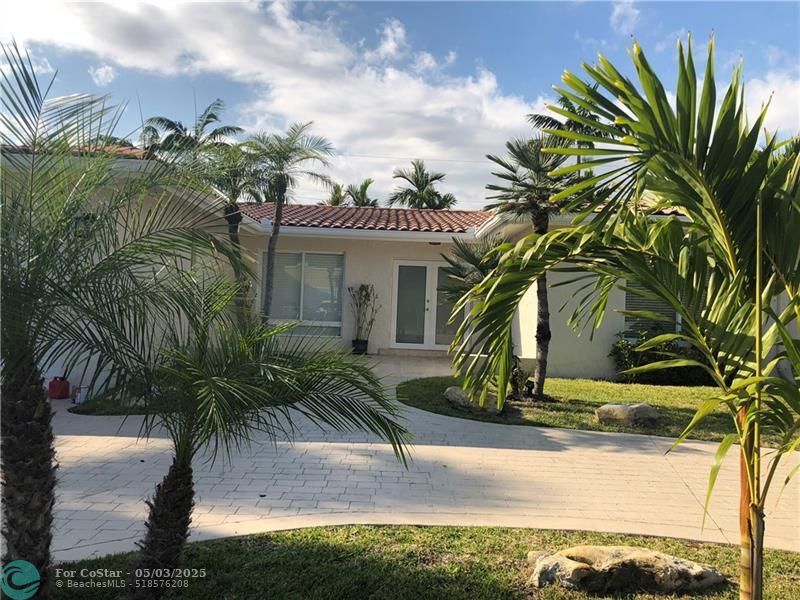 5911 NE 22nd Way in Fort Lauderdale, FL - Building Photo