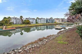 142 Monaco Dr in Redwood City, CA - Building Photo - Building Photo