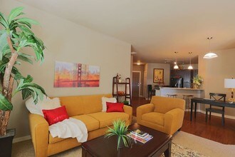 Shadow Lake Square in Papillion, NE - Building Photo - Interior Photo
