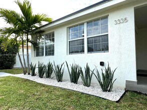 3335 NW 19th St in Miami, FL - Building Photo - Building Photo