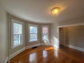11 Belmont Sq, Unit 1 in Somerville, MA - Building Photo - Building Photo